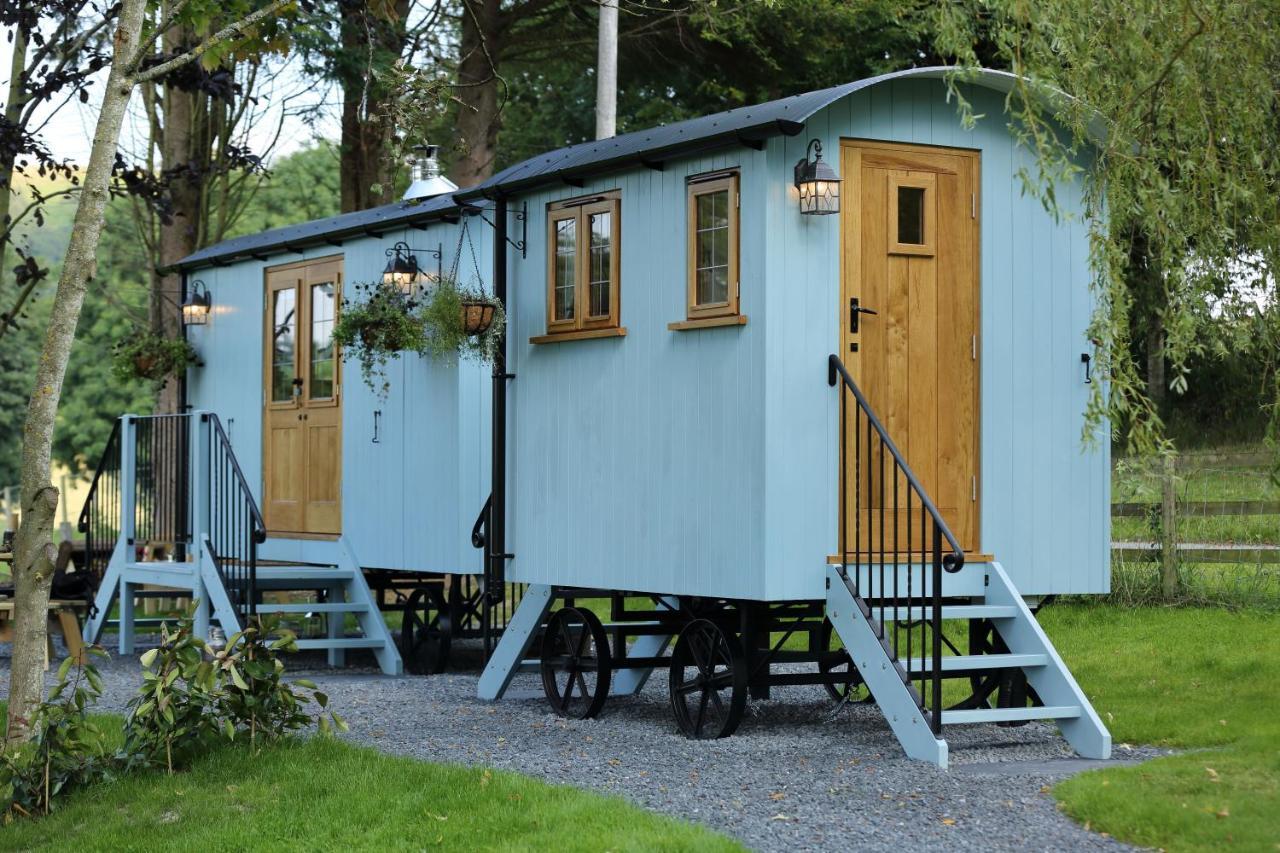 Upper Gelli Luxury Holiday Lodge, Converted Dairy & Cosy Shepherds Huts Уэлшпул Экстерьер фото